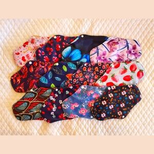 12 Pack - Medium Reusable Menstrual Pads - Absorbent Bamboo Charcoal